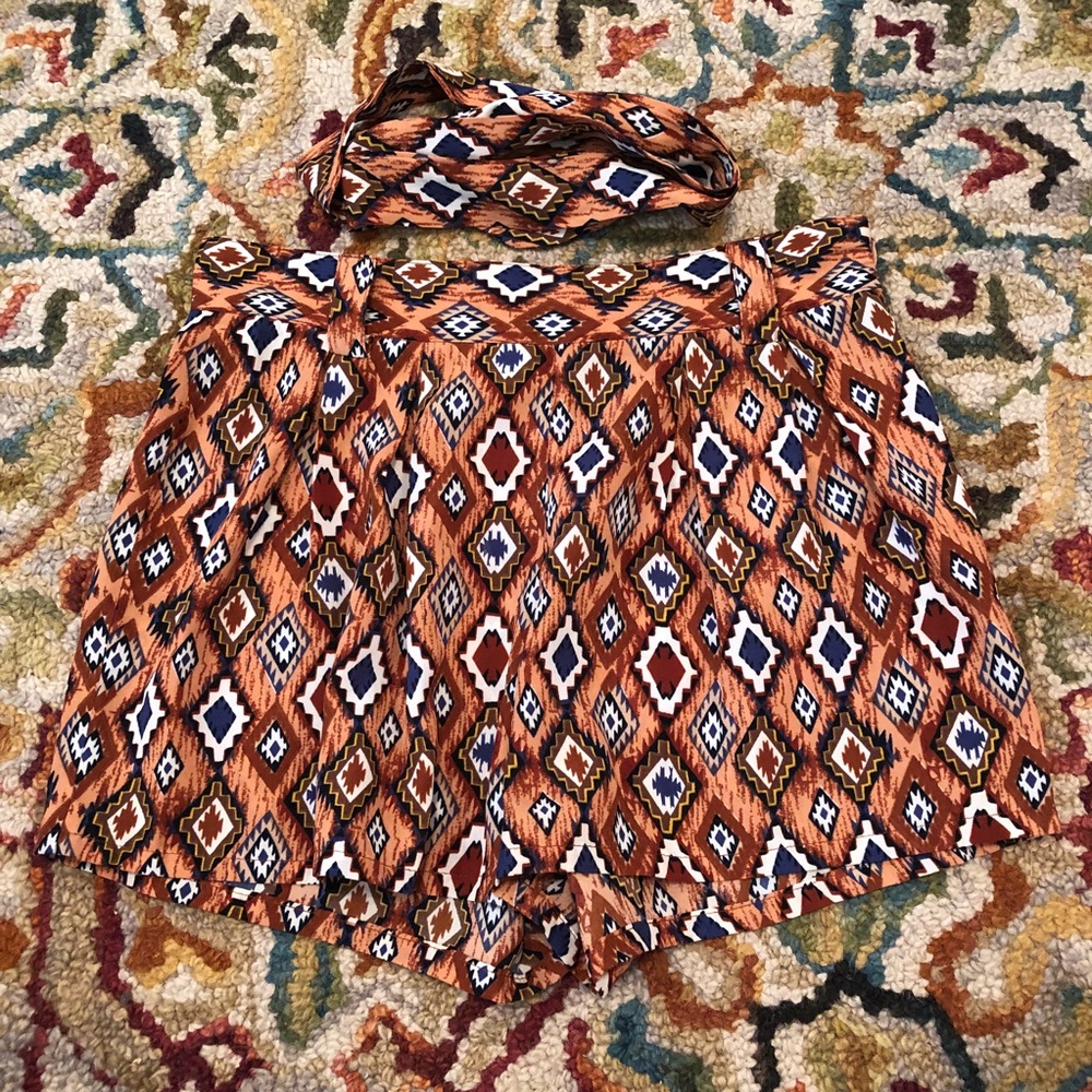 Kanvas Southwestern Print Shorts Size M